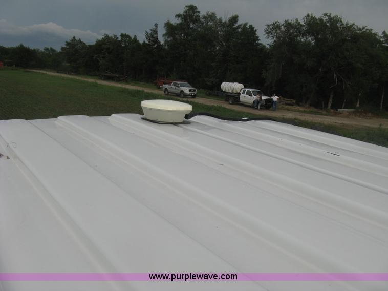 image for item K8715 2001 AGCO Willmar Eagle 8500 self-propelled sprayer