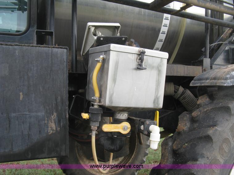 image for item K8715 2001 AGCO Willmar Eagle 8500 self-propelled sprayer