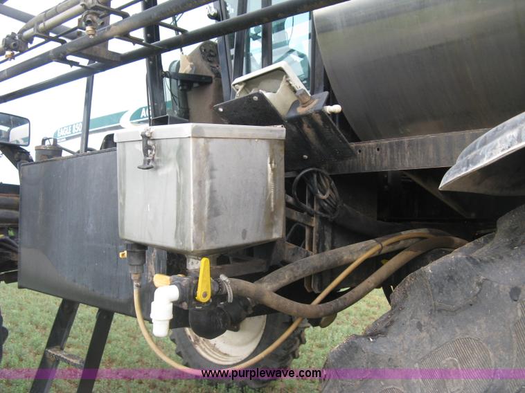 image for item K8715 2001 AGCO Willmar Eagle 8500 self-propelled sprayer