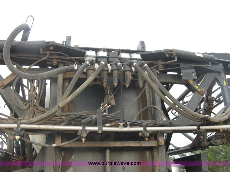 image for item K8715 2001 AGCO Willmar Eagle 8500 self-propelled sprayer