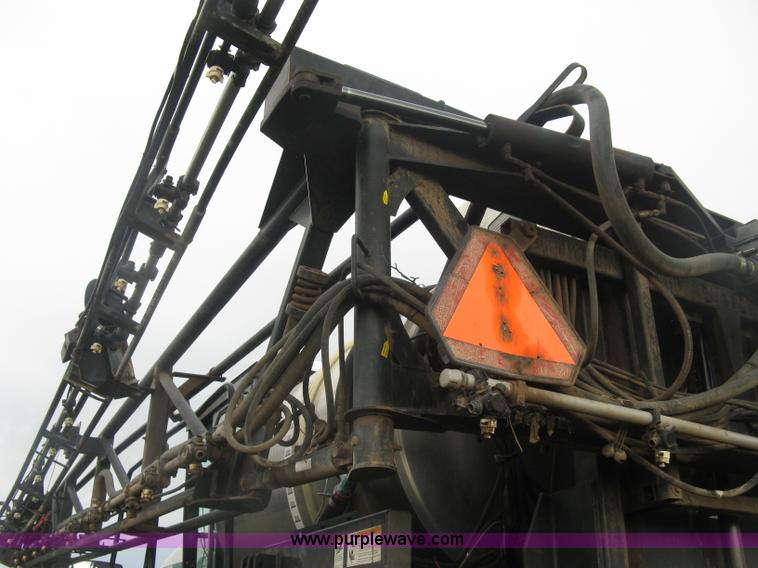 image for item K8715 2001 AGCO Willmar Eagle 8500 self-propelled sprayer