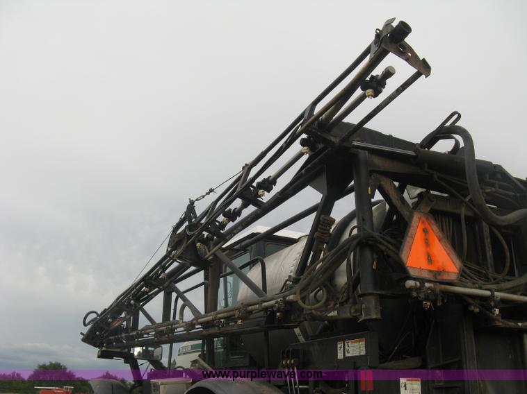 image for item K8715 2001 AGCO Willmar Eagle 8500 self-propelled sprayer