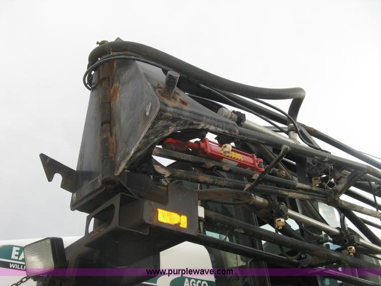 image for item K8715 2001 AGCO Willmar Eagle 8500 self-propelled sprayer