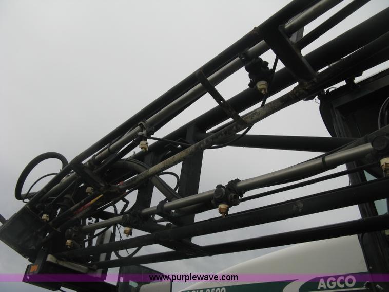 image for item K8715 2001 AGCO Willmar Eagle 8500 self-propelled sprayer