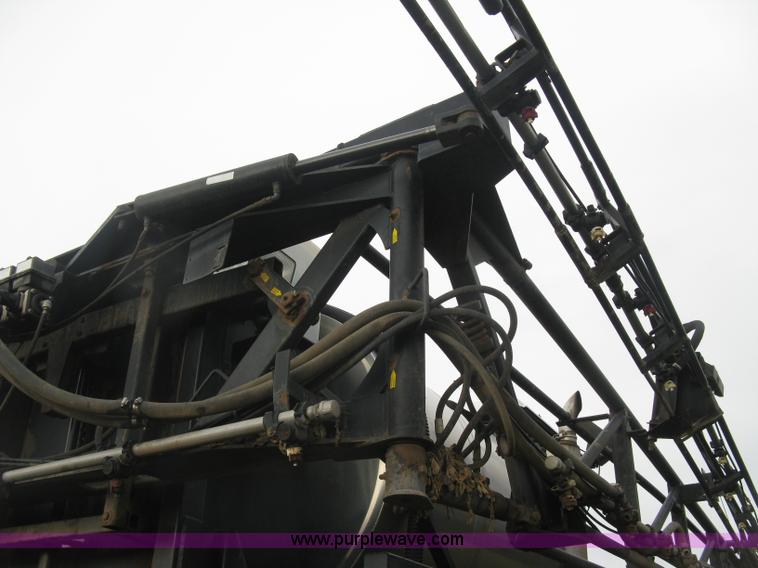 image for item K8715 2001 AGCO Willmar Eagle 8500 self-propelled sprayer