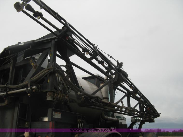 image for item K8715 2001 AGCO Willmar Eagle 8500 self-propelled sprayer