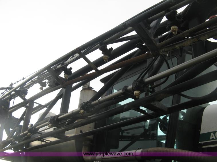 image for item K8715 2001 AGCO Willmar Eagle 8500 self-propelled sprayer