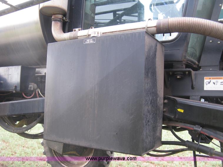 image for item K8715 2001 AGCO Willmar Eagle 8500 self-propelled sprayer