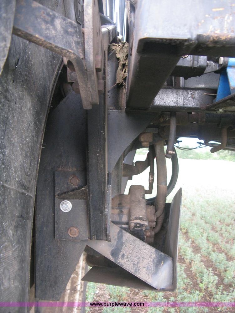 image for item K8715 2001 AGCO Willmar Eagle 8500 self-propelled sprayer