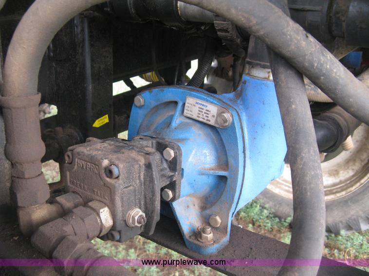 image for item K8715 2001 AGCO Willmar Eagle 8500 self-propelled sprayer