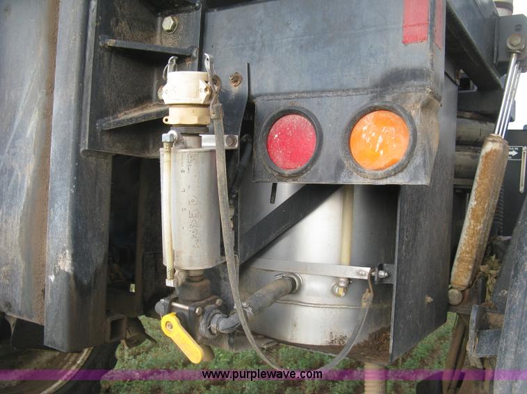 image for item K8715 2001 AGCO Willmar Eagle 8500 self-propelled sprayer