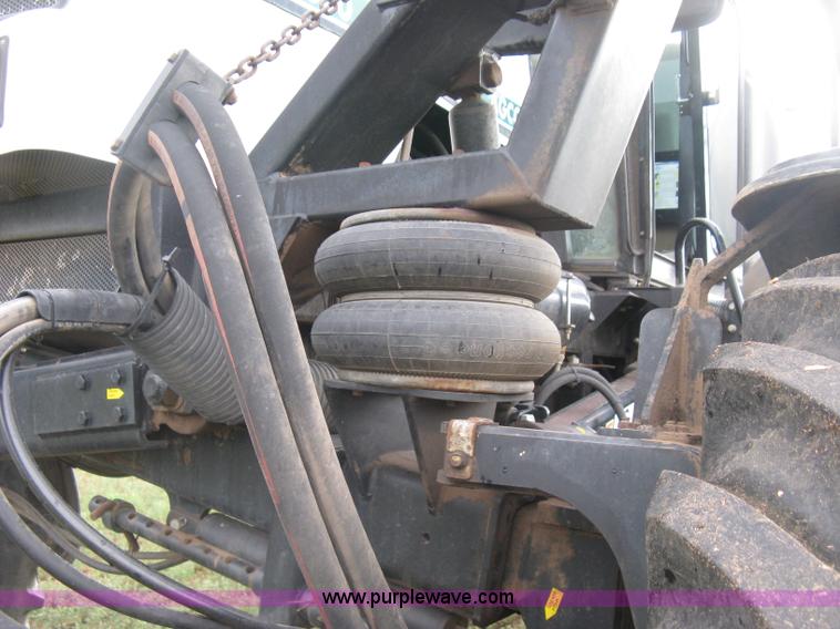 image for item K8715 2001 AGCO Willmar Eagle 8500 self-propelled sprayer