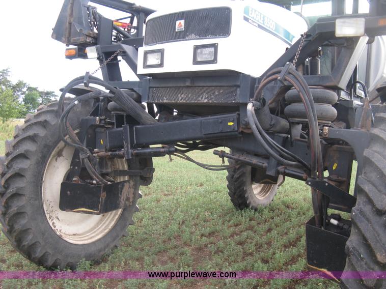 image for item K8715 2001 AGCO Willmar Eagle 8500 self-propelled sprayer