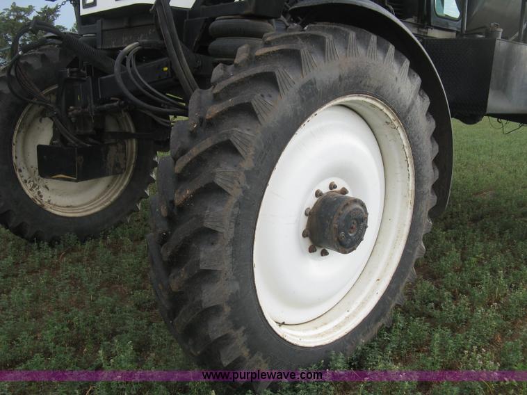 image for item K8715 2001 AGCO Willmar Eagle 8500 self-propelled sprayer