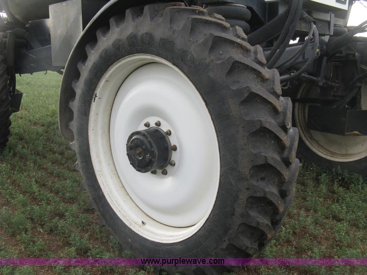 image for item K8715 2001 AGCO Willmar Eagle 8500 self-propelled sprayer