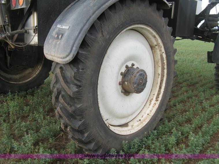 image for item K8715 2001 AGCO Willmar Eagle 8500 self-propelled sprayer