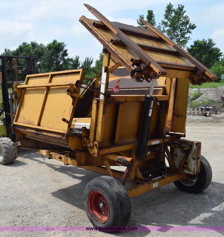 image for item L3495 HayBuster 256 Plus II bale processor
