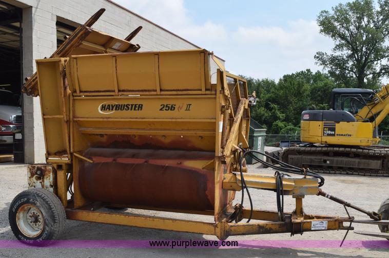 image for item L3495 HayBuster 256 Plus II bale processor