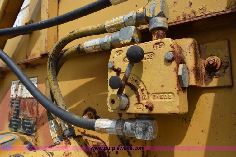 image for item L3495 HayBuster 256 Plus II bale processor