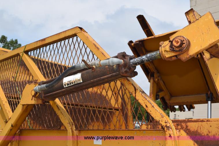 image for item L3495 HayBuster 256 Plus II bale processor