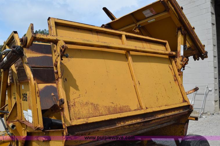 image for item L3495 HayBuster 256 Plus II bale processor