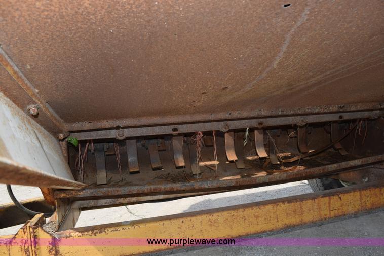 image for item L3495 HayBuster 256 Plus II bale processor