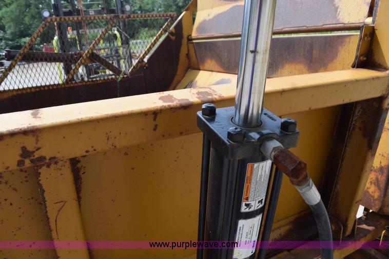 image for item L3495 HayBuster 256 Plus II bale processor