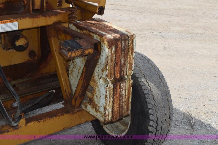 image for item L3495 HayBuster 256 Plus II bale processor