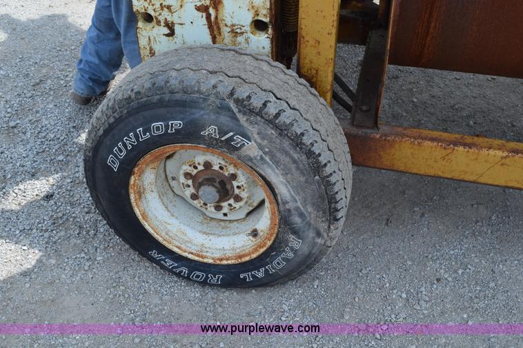 image for item L3495 HayBuster 256 Plus II bale processor