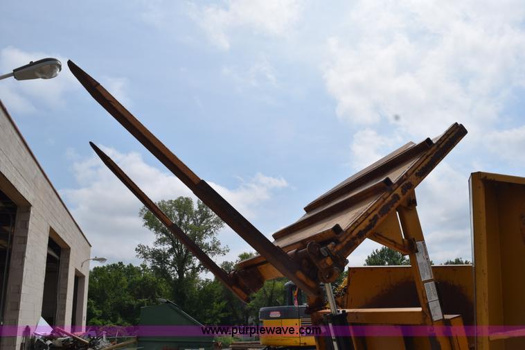 image for item L3495 HayBuster 256 Plus II bale processor