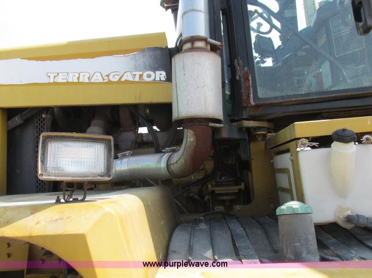 image for item L4016 2002 Ag-Chem TerraGator 8104 self-propelled applicator