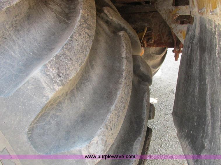 image for item L4016 2002 Ag-Chem TerraGator 8104 self-propelled applicator