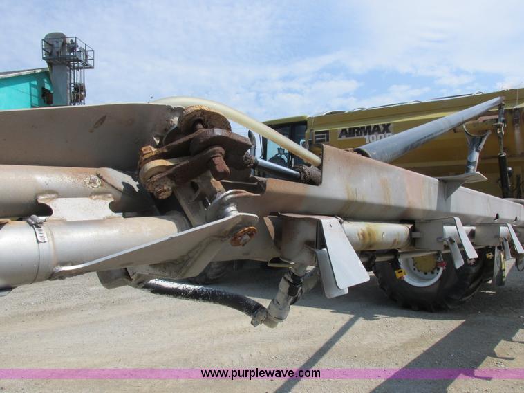 image for item L4016 2002 Ag-Chem TerraGator 8104 self-propelled applicator