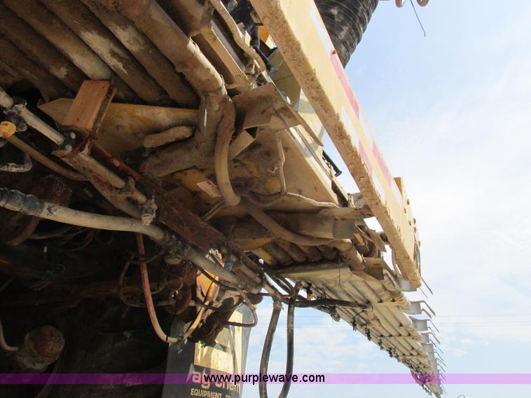 image for item L4016 2002 Ag-Chem TerraGator 8104 self-propelled applicator