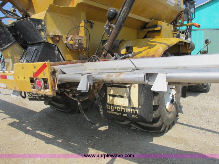 image for item L4016 2002 Ag-Chem TerraGator 8104 self-propelled applicator