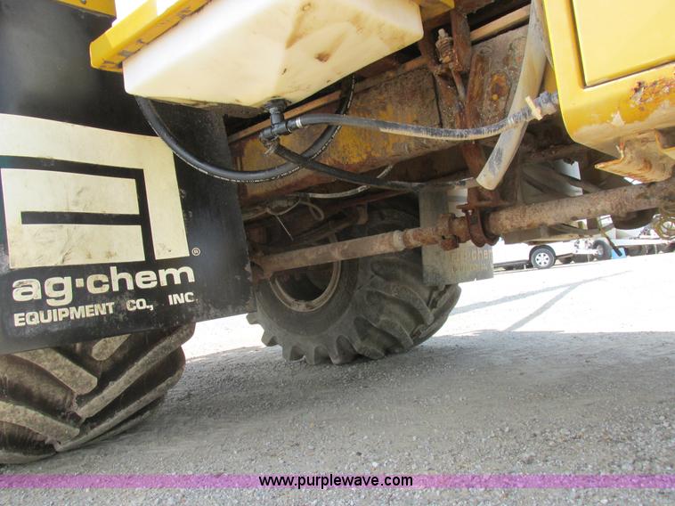 image for item L4016 2002 Ag-Chem TerraGator 8104 self-propelled applicator