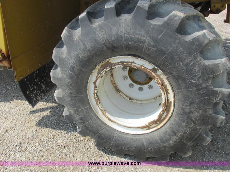 image for item L4016 2002 Ag-Chem TerraGator 8104 self-propelled applicator