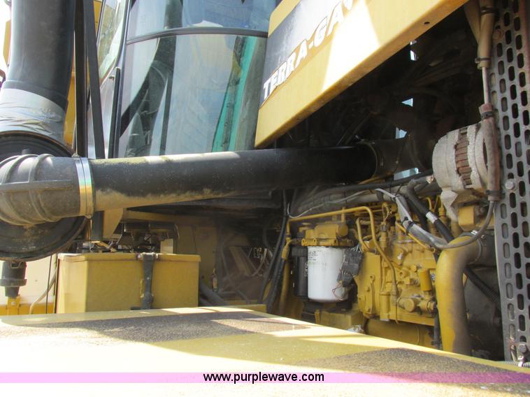 image for item L4016 2002 Ag-Chem TerraGator 8104 self-propelled applicator