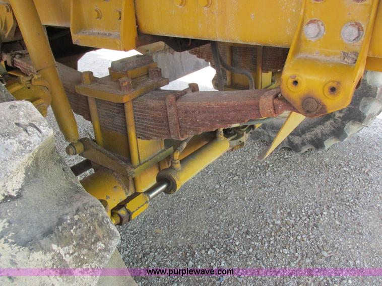 image for item L4016 2002 Ag-Chem TerraGator 8104 self-propelled applicator