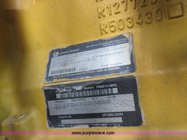 image for item L4016 2002 Ag-Chem TerraGator 8104 self-propelled applicator