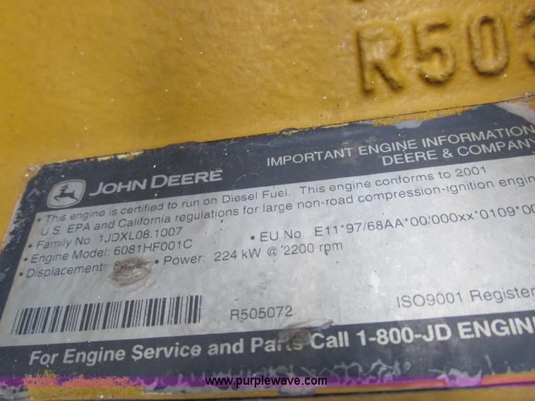 image for item L4016 2002 Ag-Chem TerraGator 8104 self-propelled applicator