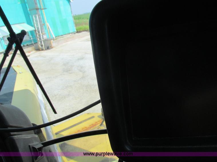 image for item L4016 2002 Ag-Chem TerraGator 8104 self-propelled applicator