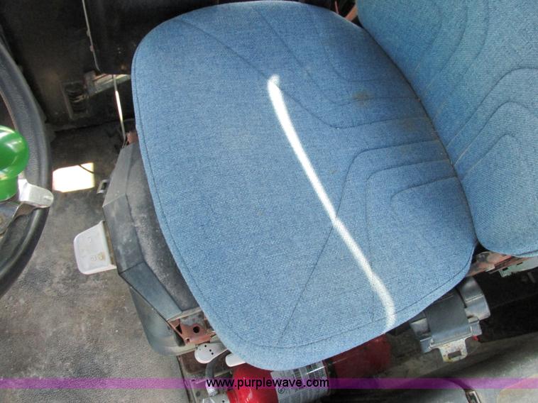 image for item L4016 2002 Ag-Chem TerraGator 8104 self-propelled applicator