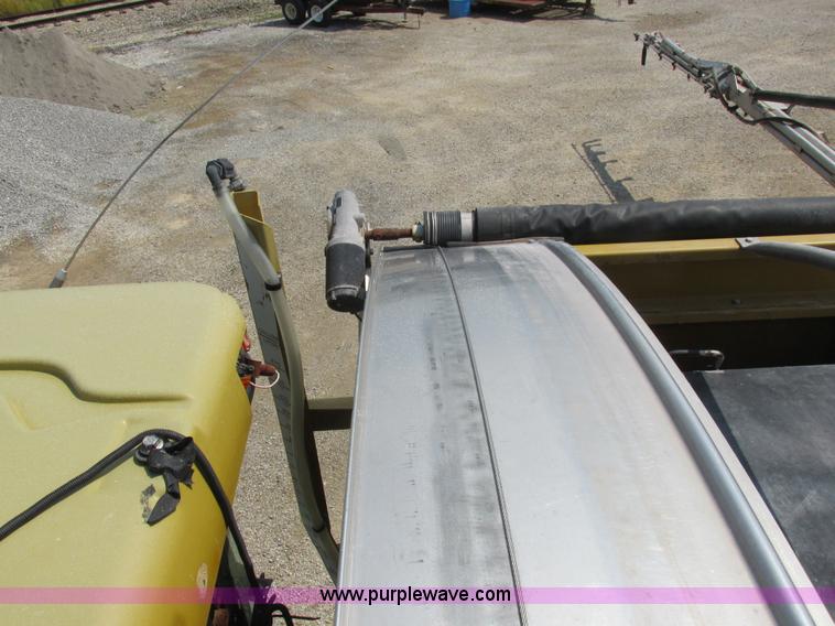 image for item L4016 2002 Ag-Chem TerraGator 8104 self-propelled applicator