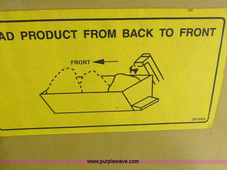 image for item L4016 2002 Ag-Chem TerraGator 8104 self-propelled applicator