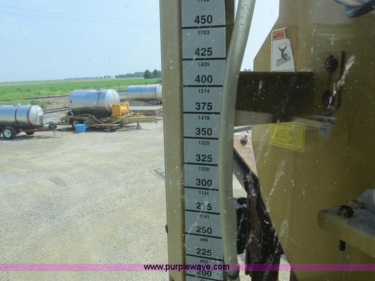 image for item L4016 2002 Ag-Chem TerraGator 8104 self-propelled applicator