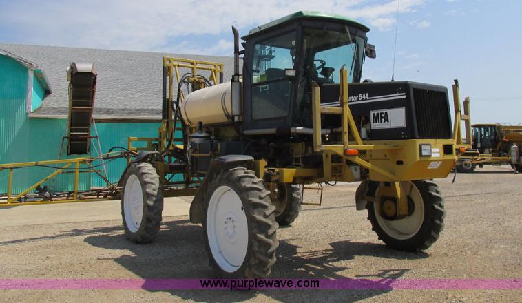 image for item L4017 1996 Ag-Chem RoGator 544 self-propelled sprayer
