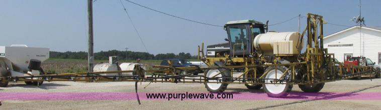 image for item L4017 1996 Ag-Chem RoGator 544 self-propelled sprayer