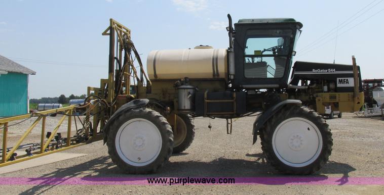 image for item L4017 1996 Ag-Chem RoGator 544 self-propelled sprayer