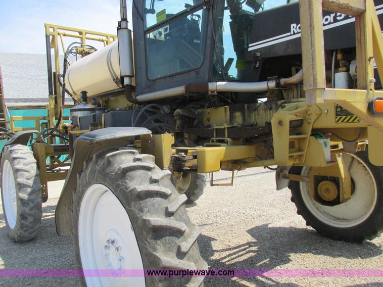 image for item L4017 1996 Ag-Chem RoGator 544 self-propelled sprayer